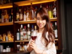 飲み会で離れた席の「気になるあの人」に送るべき、胸きゅんLINE・５つ