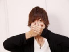 鼻血ブーッ！スカートを手でおさえるだけで男子が興奮してしまうシーン・５つ
