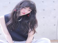 “くるん”にきゅん♡ガーリー派さんなら、どハマり確実のフェザーバング15選