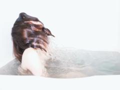 湿布を貼るだけ1週間で－5㎏。簡単すぎる夏快適ダイエット法がキニナル♡