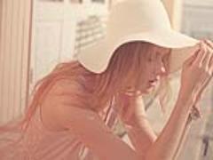 毎日20回は言います。「あつい〜」が口癖のあなたへ、夏のひんやりネイル4選