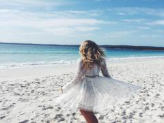 まるでふかふか真っ白ベッド。美しすぎる日本の「白浜」3選