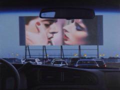少しの工夫でとびきりお洒落な空間に。お家を自分だけの「最高の映画館」にしよう