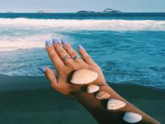 指の先まで夏仕様。海を感じるマーメイドネイルコレクション