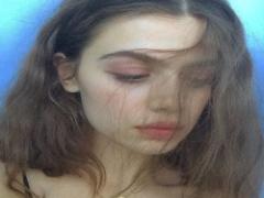 肌よりも浴びる紫外線量が2倍以上！？“髪の日焼け対策”で夏のサラツヤ髪を保ちましょ♡