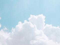 みんなが「良い」って言うあれ。今更聞けないクッションファンデの魅力と使い方