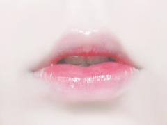 見た目からちょっと大人な気分。「LABIOTTE」の”ワインリップスティック＆ティント”が優秀