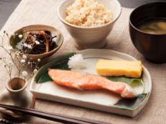 和食の基本は調味料。6つの比率で定番和食を網羅し、料理上手に大変身！