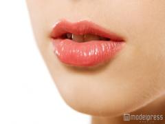 夏なのに唇がガサガサ…うるつやリップをキープする方法