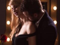 言葉や仕草だけではない！男性をエッチな気分にさせる、ムードの作り方