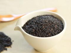 女性ホルモンをアップする「黒い食べ物」で美肌に！