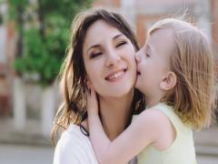 汗が肌トラブルの原因に!? ベタつきや肌荒れを防いでサラサラ肌をキープするには