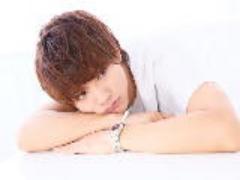 男子が「どんだけ落ちぶれてもプライド的に許せない」と思う、彼女からの同情