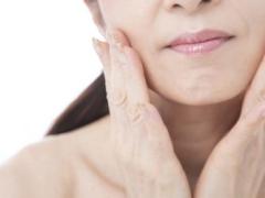 使うと悪化！？ニキビ・ニキビ跡への白色ワセリンの効果と正しい活用法