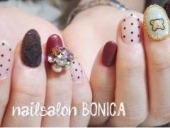 トレンド素材をさりげなく乗せて。"ベロアネイル"で仕上げる秋にぴったりな指先♡