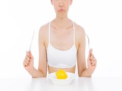 ダイエット中の肌荒れ、3つの原因とその対策