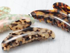 忙しい日はアレンジも手早くすませたい。1分で完成♡浴衣にも似合うクリップヘアアレンジ