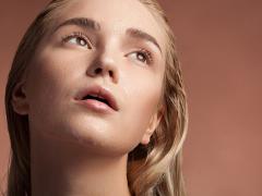 もう”オイリー肌”に悩まない！スキンケアとメイクで絶対テカらない方法