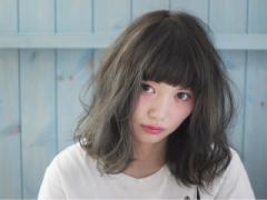 秋はグレージュ×パーマが最強ってウワサ。モテウェーブで彼の視線を釘づけに