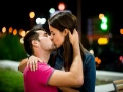 今夜はずーっと一緒にいて！女子がデートで帰りたくないときに出すサイン4つ
