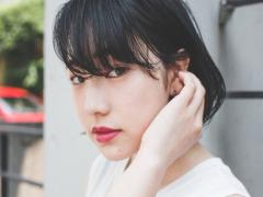 唇に、赤いドレスを素敵に纏って。スタイル別「赤リップ」の上手な使い方講座
