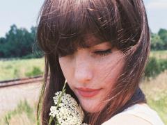 ふわ〜っと内側から輝くような♡ピュア発色アイシャドウですっぴんかわいいを装う