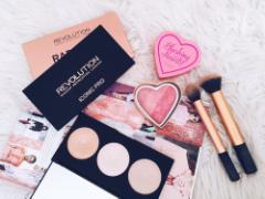 パケ買い当たり前♡MAKEUP REVOLUTIONの新作リップ、WOWグロス