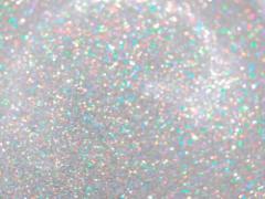 その透明感、唇だけのものじゃありません。爪先に降り注ぐブルーグロスの魔法