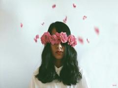 髪にペタペタ。"くっつける"が新しいヘアチャーム＆タトゥーの基本＆応用