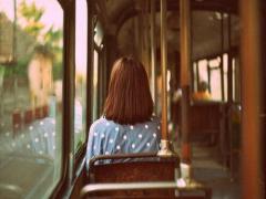 日常のふとした瞬間にも“かわいい”を。隣に座りたくなる「窓際の彼女」になりたくて♡