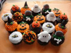 今年のハロウィンはお家で過ごしたい気分。簡単＆美味なスイーツレシピ14選
