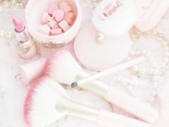 なりたい顔は手の上に。Cuteなメイクを斬新に伝えるインスタグラマーさん発見♡