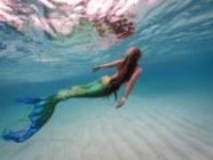 バハマ諸島に実在する人魚姫”サシャ・カリス”の幻想的な世界を覗きたい♡