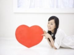 「好き」確定の合図は？ 男性からの「脈アリサイン」12