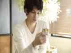 疑ってゴメン！彼女のスマホ「チラ見」で彼が愛情を感じた瞬間