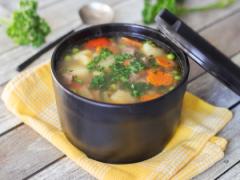 朝、昼、晩、あなたはいつ食べる？食事時間で変わる3スタイルのスープレシピ