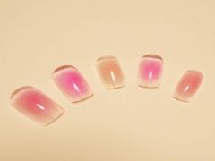 あなたへの熱を、指先にも。ぽわんと広がるピンクonlyの‘チークネイル,が気分なの♡