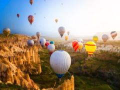 言葉を失う感動の絶景。自然と気球に魅了される世界遺産「カッパドキア」