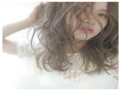 憧れの外国人風ヘアに挑戦。イマドキの髪型でもっと魅力的に♡