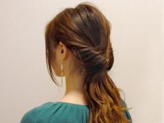 初心者さんでも簡単にできる！ねじって留めるだけのヘアアレンジ方法♡