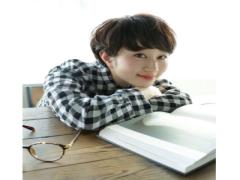 読書の秋は知的にイメチェン。髪型から文学少女を気取ってみて