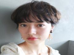 耳かけショートで秋の色っぽヘアに。オトコゴコロをくすぐるモテ髪♡