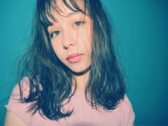 秋らしい外国人風ヘアで大人っぽく。深みカラーとくせっぽニュアンスが鍵♡