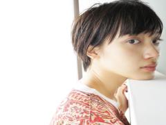 ふわっと揺れる、さらさら髪。ストレートヘア命の貴方に捧げるお役立ちアレコレ