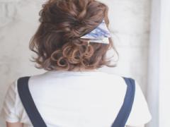 おしゃれな人はココに付けてる。2016年A/Wのトレンドヘアアクセの付け方