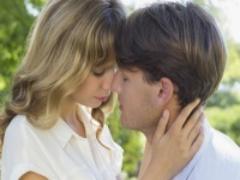 キスで「男性の性格」を見極める方法5つ
