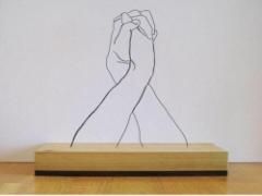 手、キレイだねって言われたいから。繊細さ感じる「針金ネイル」で儚げな指先に♡