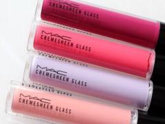 お次はパウダーリップ！？海外コスメ『MELTING LIP POWDER』が流行の予感