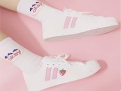 もはや水の域を超えた、お洒落女子のファッションアイテム。IGで話題のevian○○って？