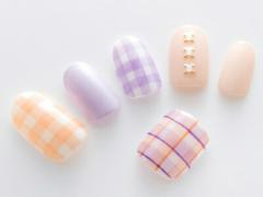 ほんのり香るガーリーな雰囲気にキュンとする♡秋のチェック柄ネイル